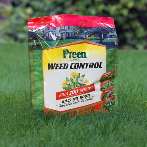Preen Lawn Weed Control kills 200+ lawn weeds to the root